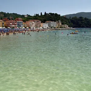 Vienna's House , Lerici Italia